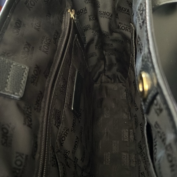 Michael Kors, Est. 1981 tote. - Picture 5 of 5
